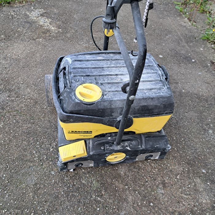 KARCHER Szorowarka BR40/10C