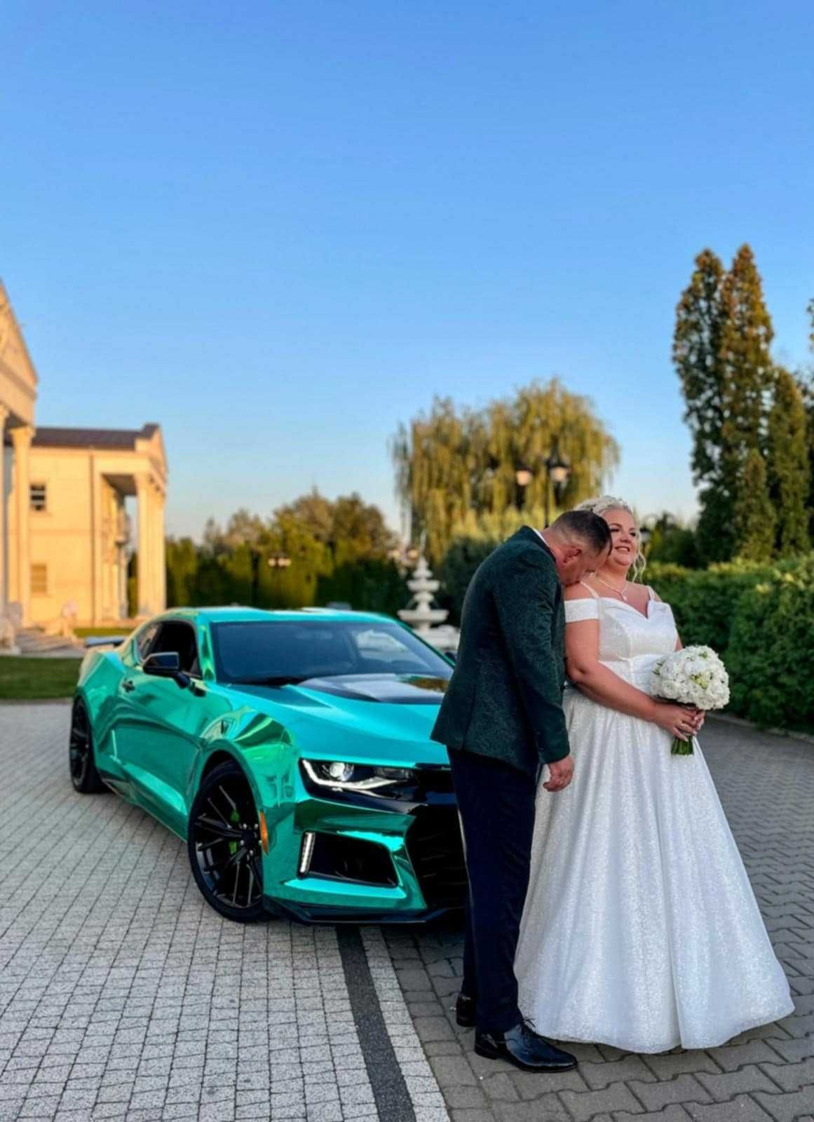 Wypożyczalnia, Wynajem Samochod do ślubu Złoty Mustang Audi Corvette