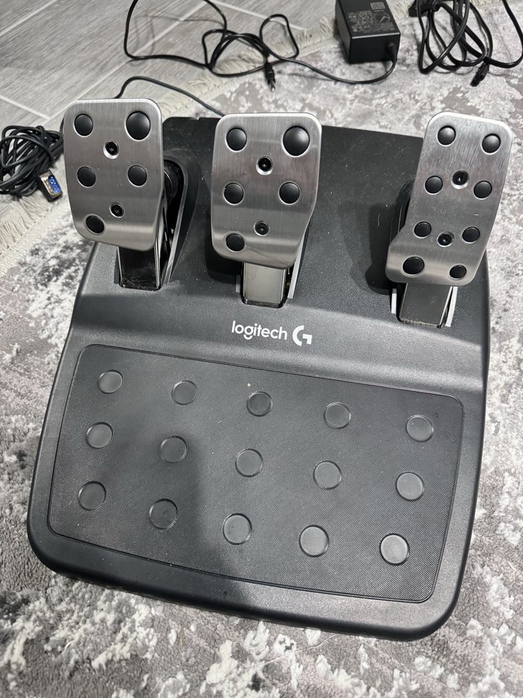 Проводной руль Logitech G29 Driving Force PC/PS3/PS4/PS5