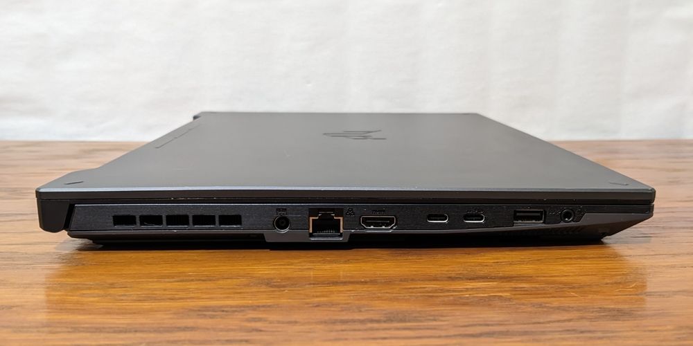 Asus tuf A17 rtx4050 Ryzen 9 7940hs