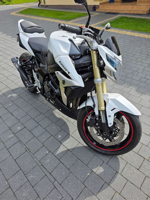 Motocykl Suzuki GSR 750