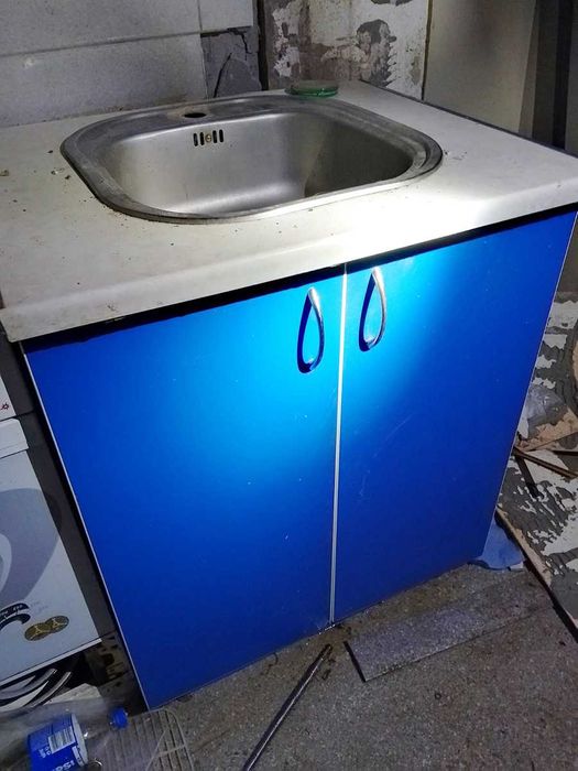 Продам кухонні меблі, трохи потребують ремонту м Київ