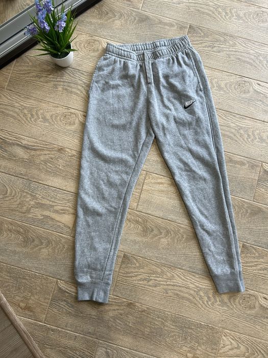 Спортивні штани Nike