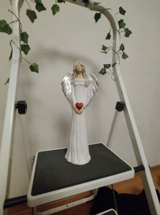 Aniołek porcelanowy