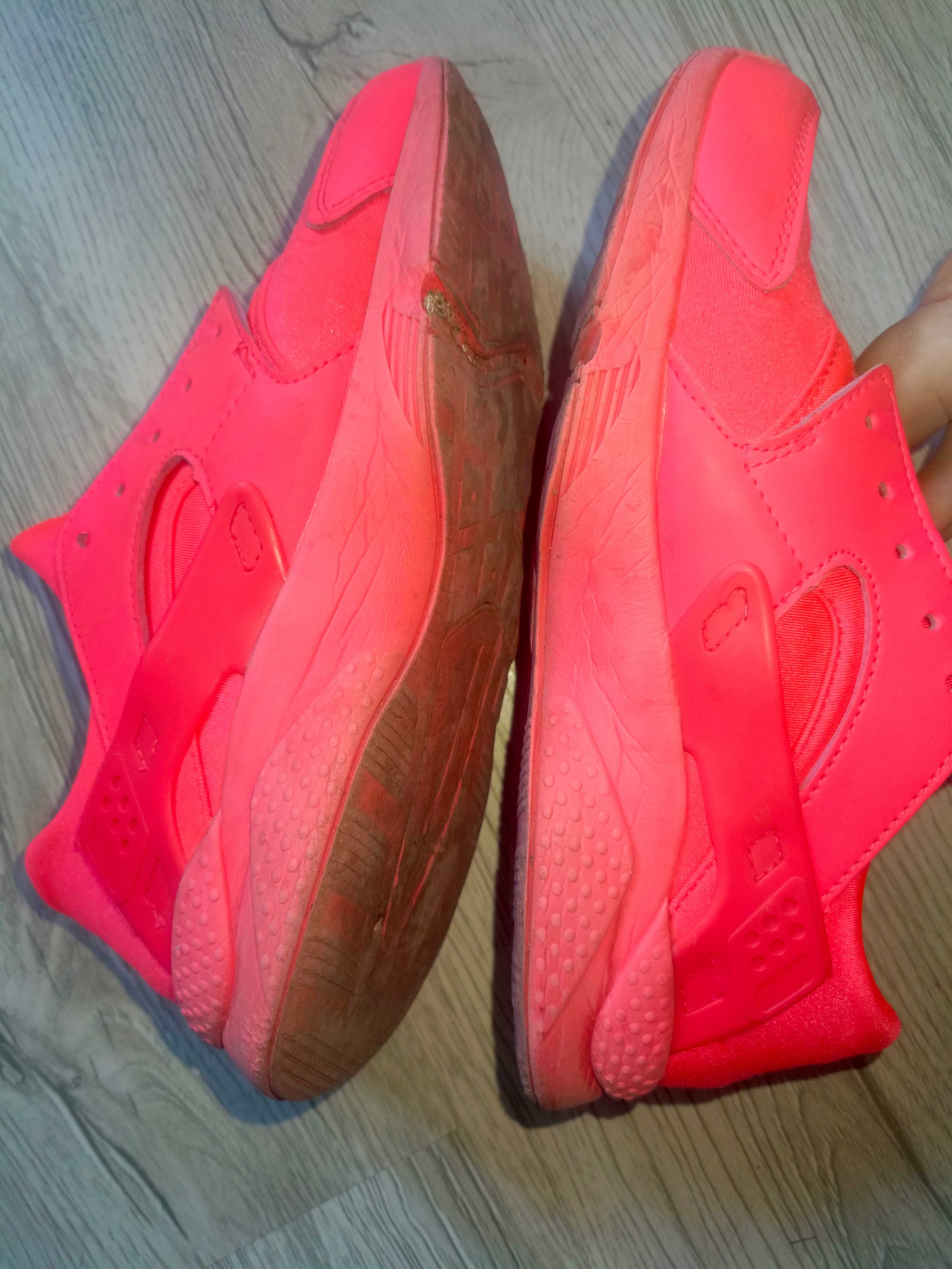 Różowe sneakersy 40