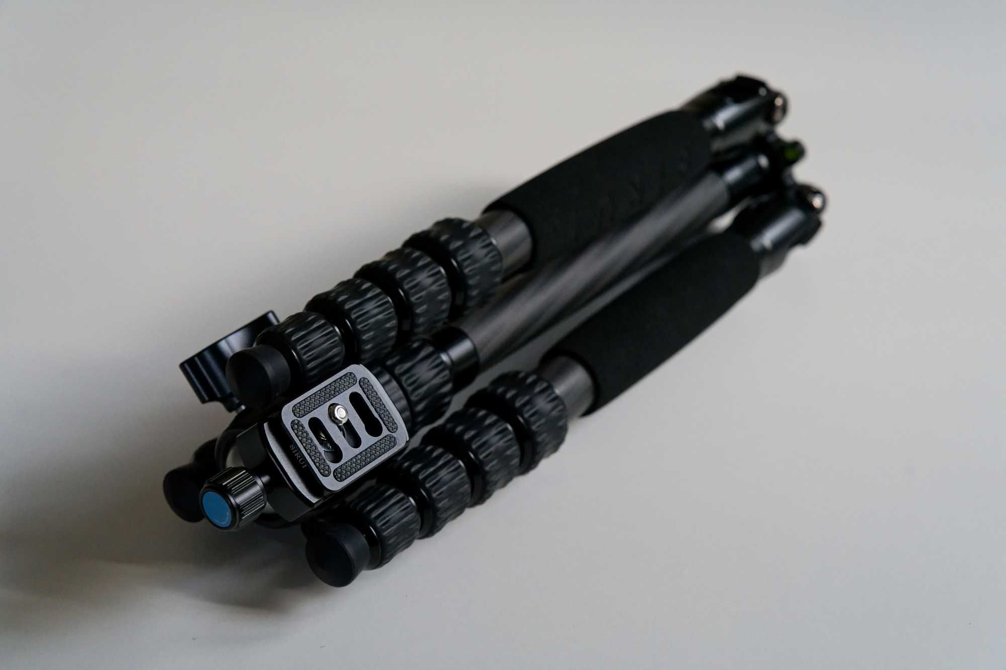 Statyw Sirui Traveler 5CX (carbon) + głowica Sirui B-00K