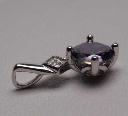 Delikatna srebrna zawieszka Mystic Topaz i cyrkonia