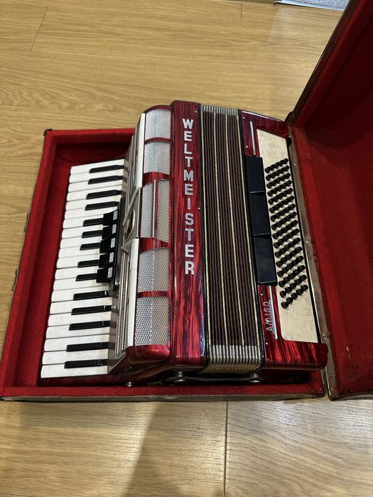 Akordeon Weltmeister Amigo 80 basów