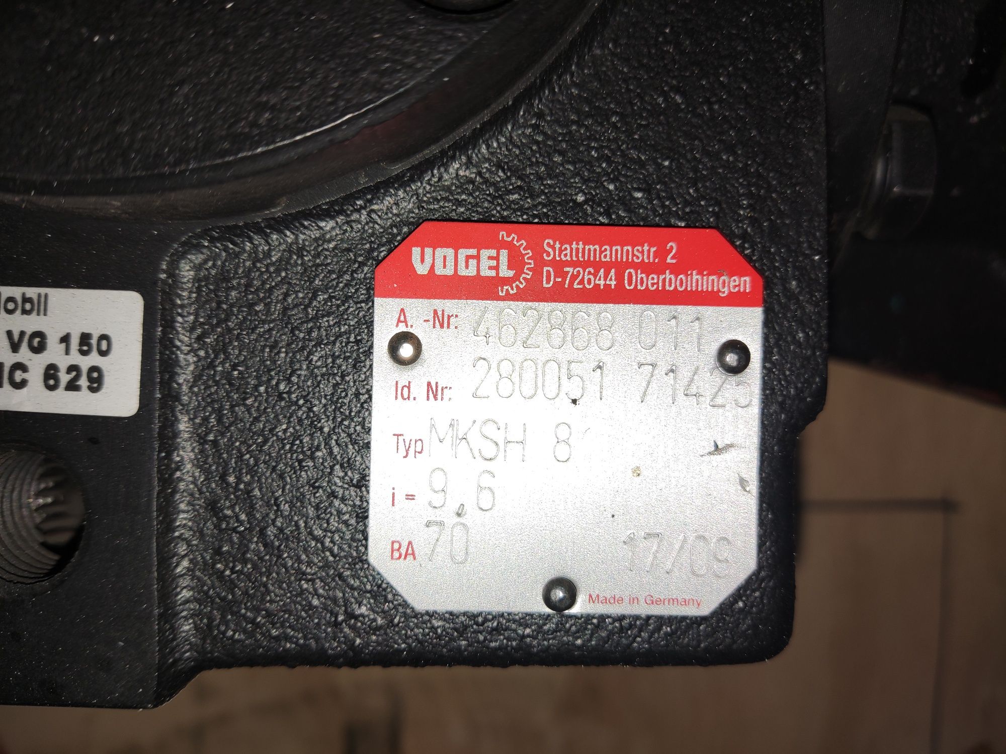 Silnik 13,2kW Servo LENZE MDFKABS100-22, przekładnia VOGEL mksh8 i=9,6
