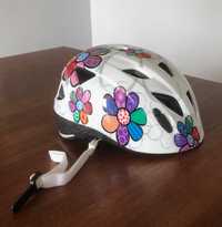 Kask dziecięcy w kwiaty, rozm. 49-54 cm.