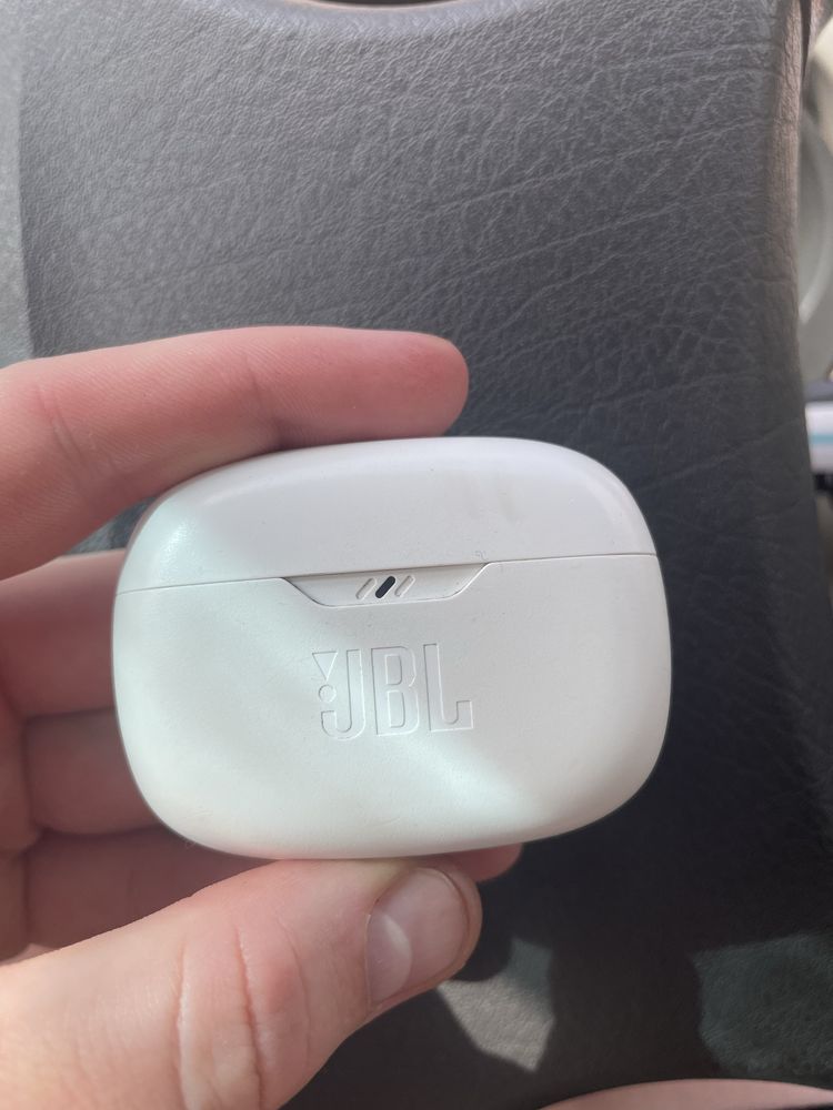Нвушники JBL wave beam