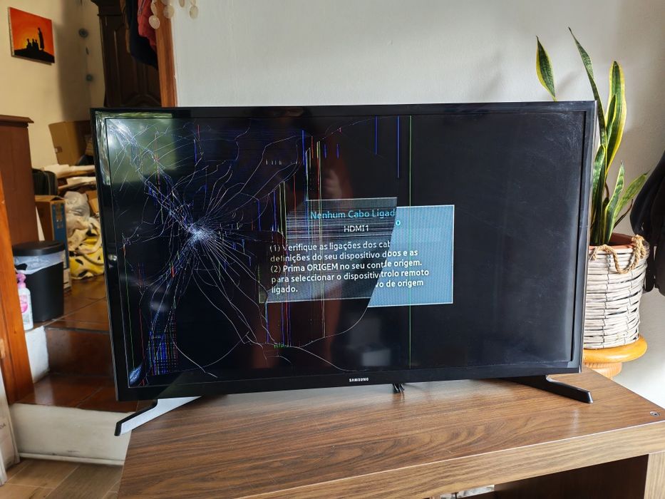 TV Samsung com ecrã partido - para peças