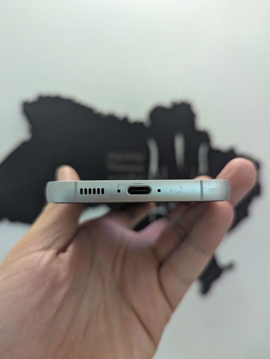 Samsung s23 Fe зеленого кольору