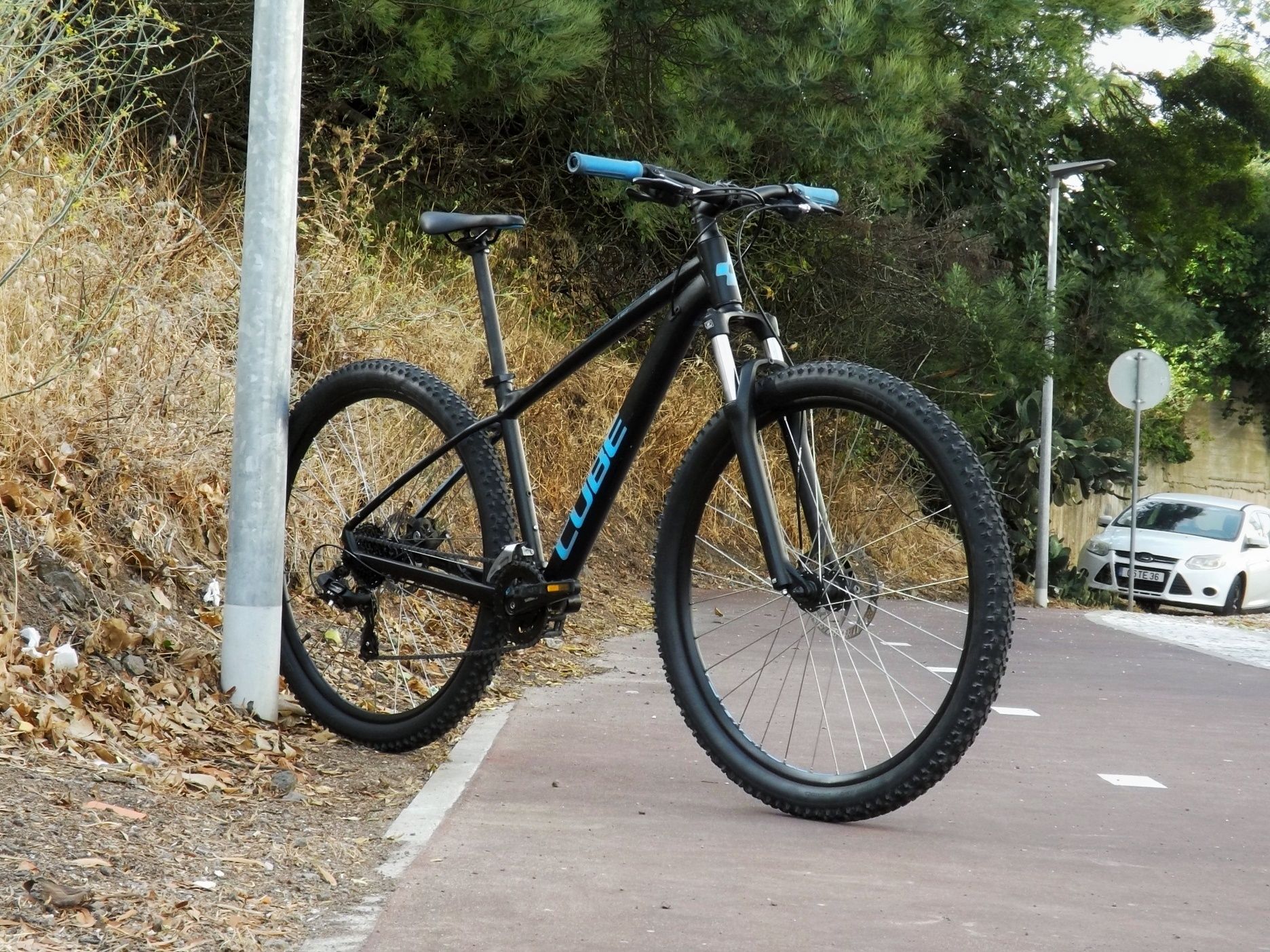 Bicicleta BTT XC Cube Analog - Roda 29" - Tamanho M