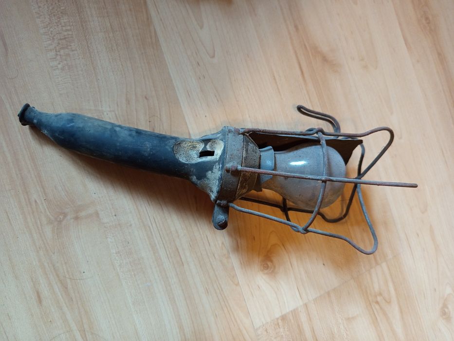 Stara lampa warsztatowa