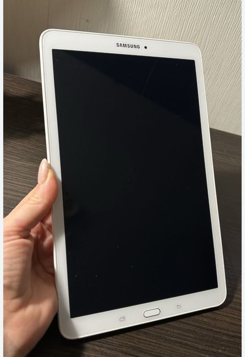 Планшет Samsung SM-T 561 на запчастини