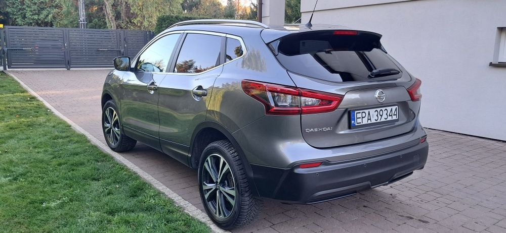 Nissan Qashqai 1,3 DIG-T, Benzyna 140 KM - Pakiet zimowy.