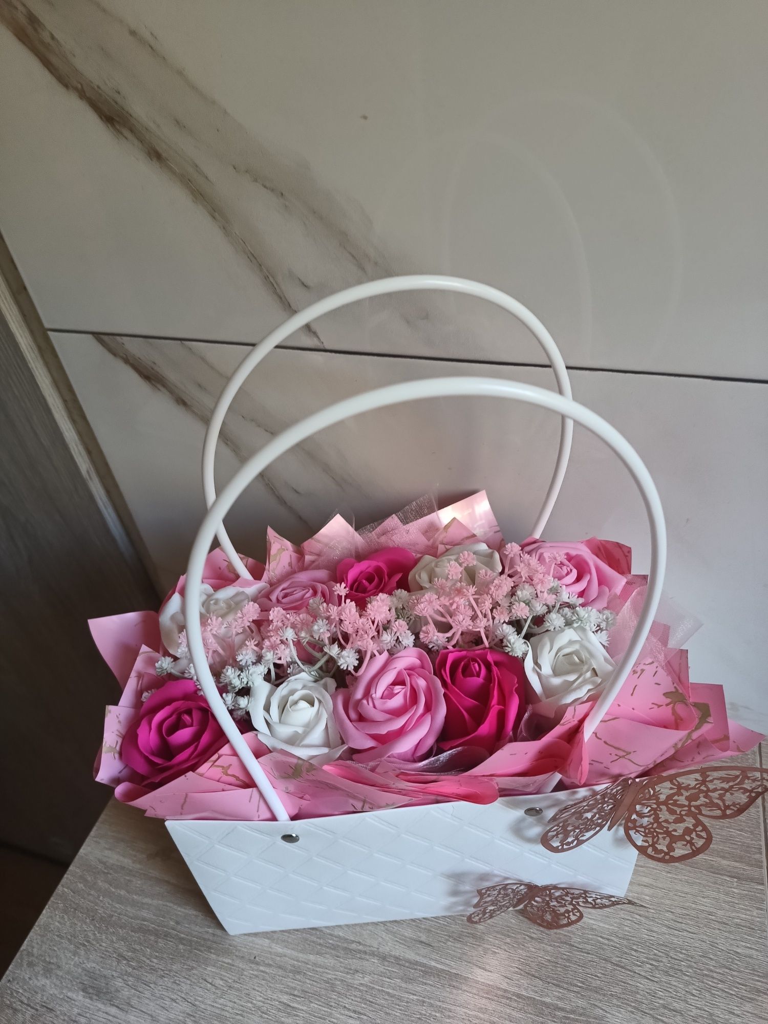 Bukiet z róży mydlanych Box z róży mydlanych w torebce na każdą okazję