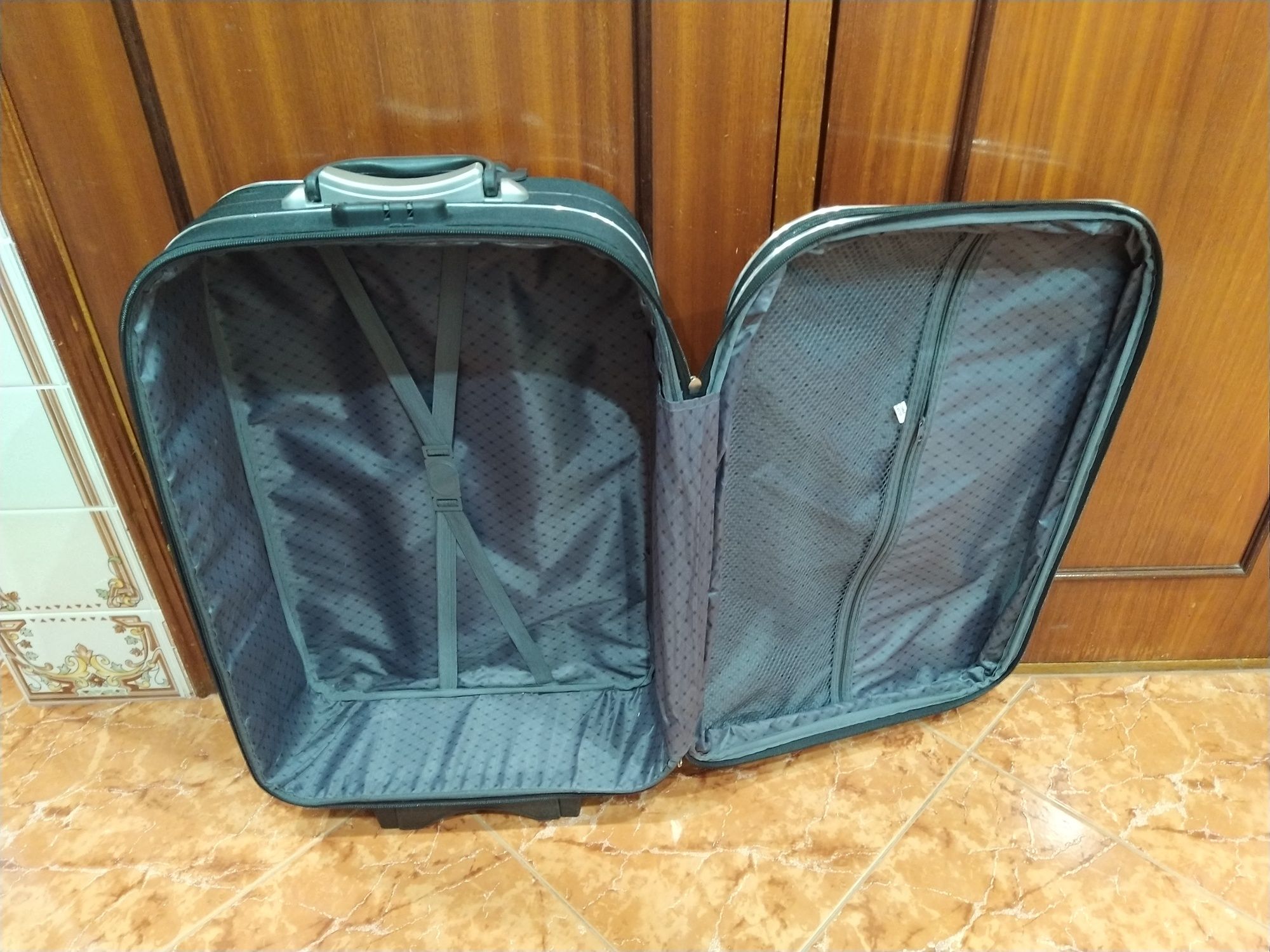 Mala malas de porão até 23 kg viagem casa quarto apartamento vivenda.
