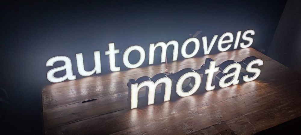 Vendo reclamo automóveis/motos