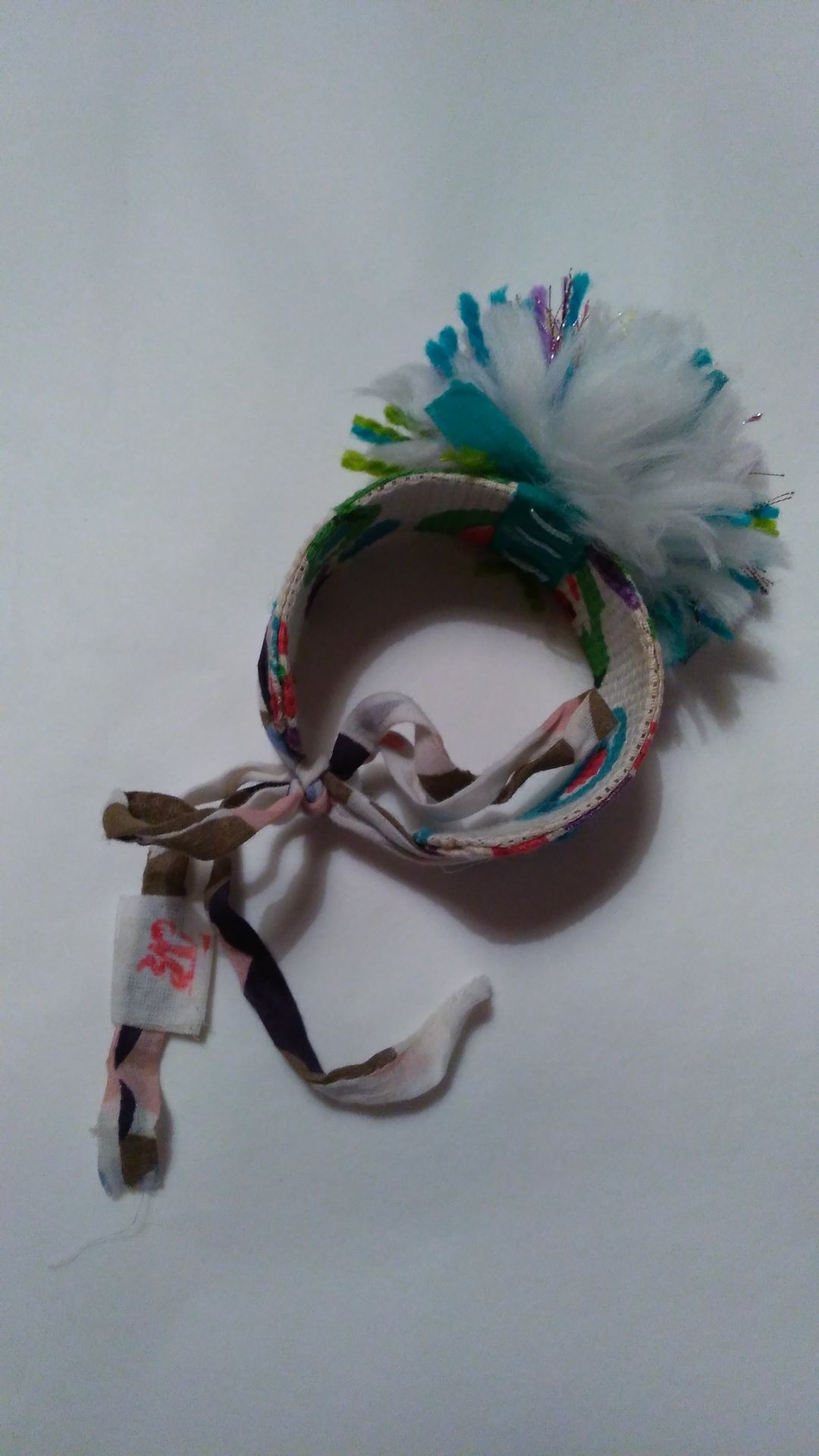 Pulseira com pompom Pedra Dura