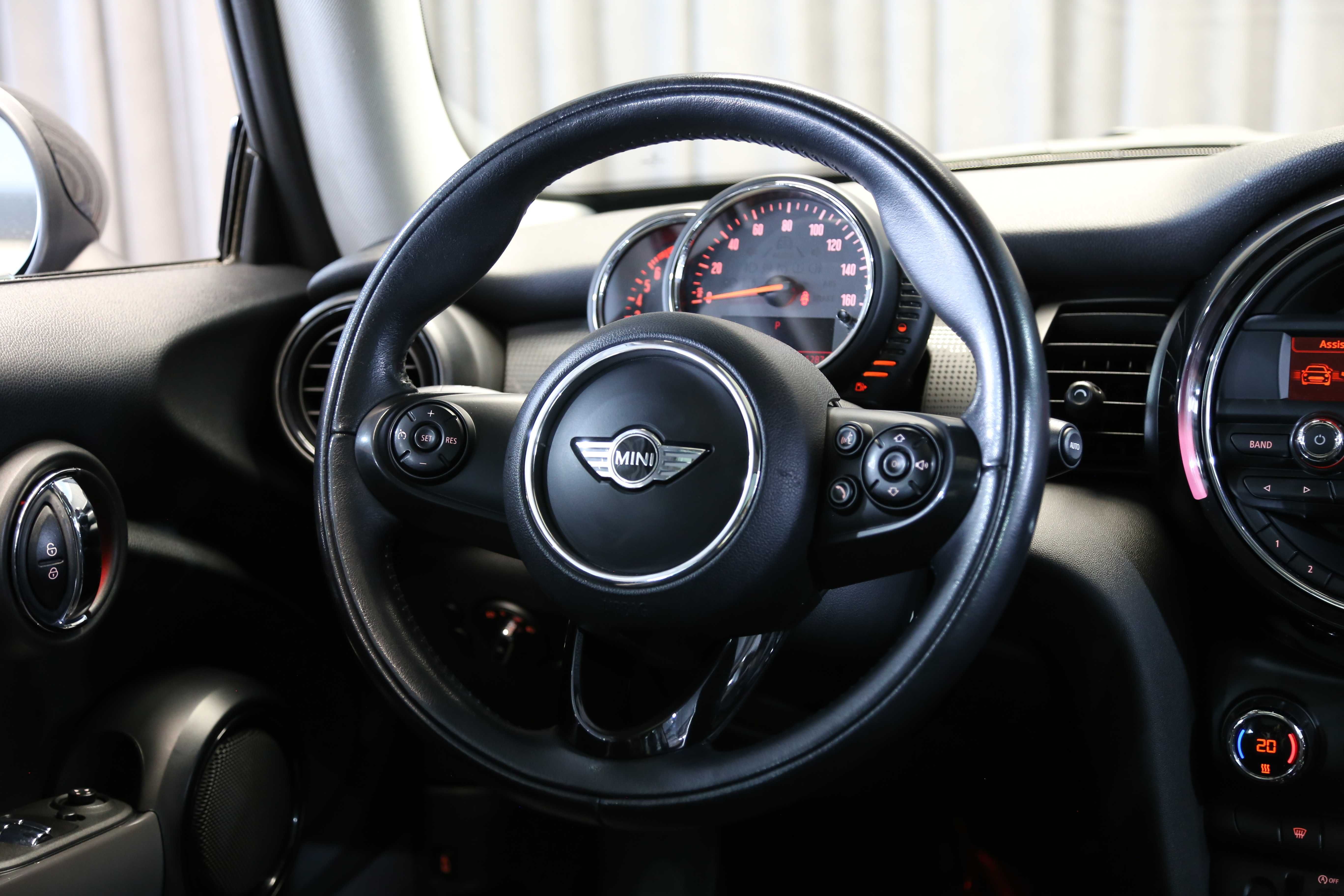 Mini Cooper 2014 року