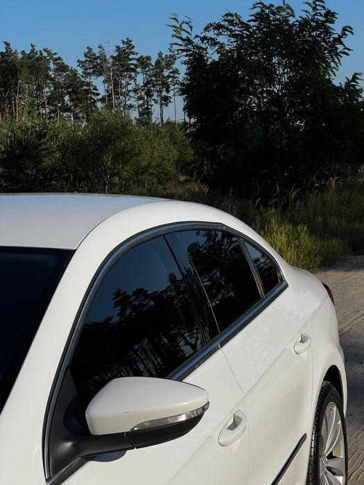 Volkswagen Passat CC 2011