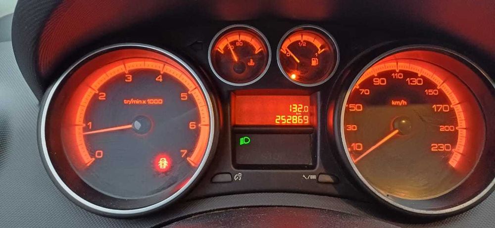 Peugeot 308 - 2008г