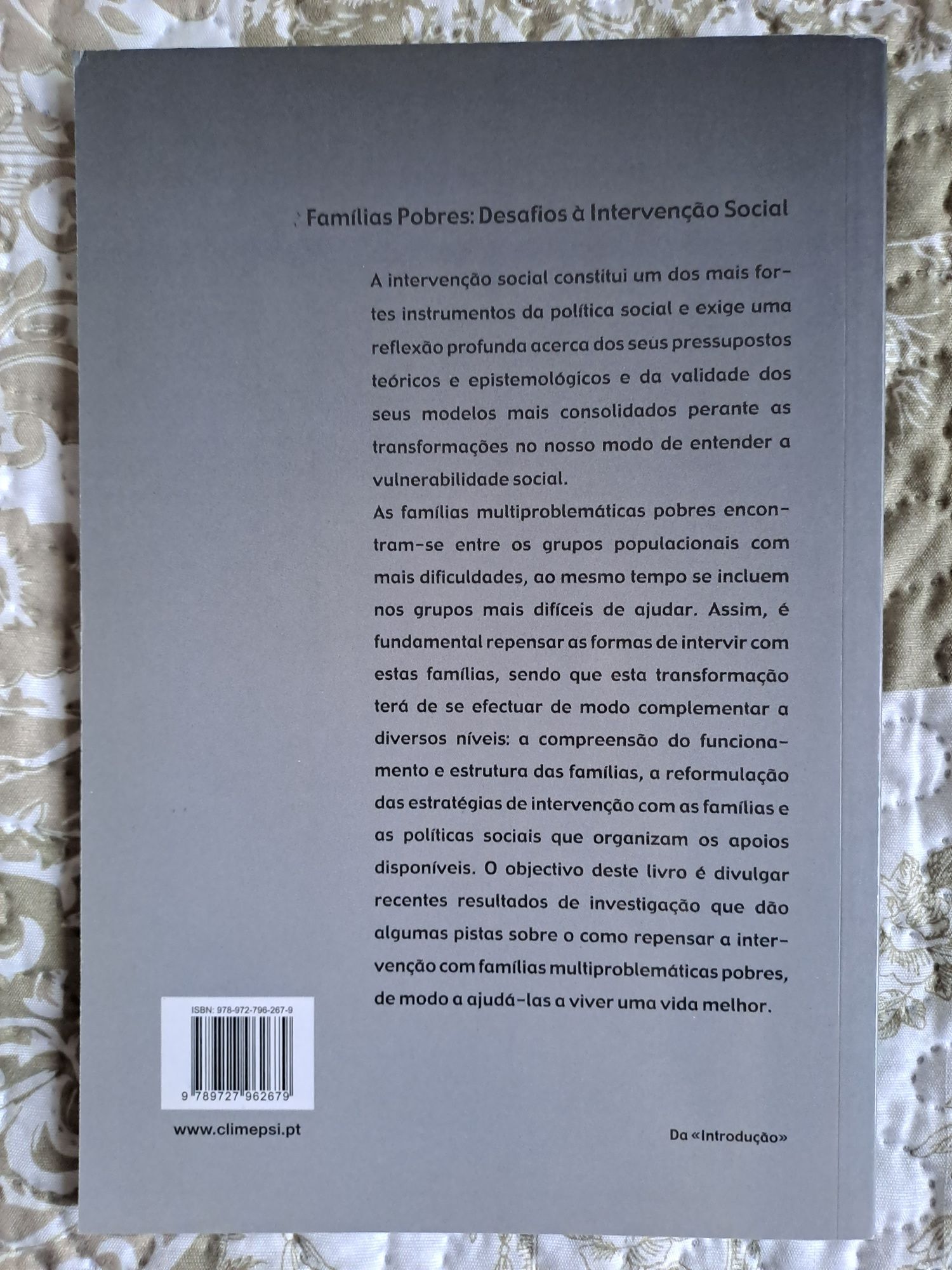 Livro "Famílias Pobres" de Liliana Sousa et al.