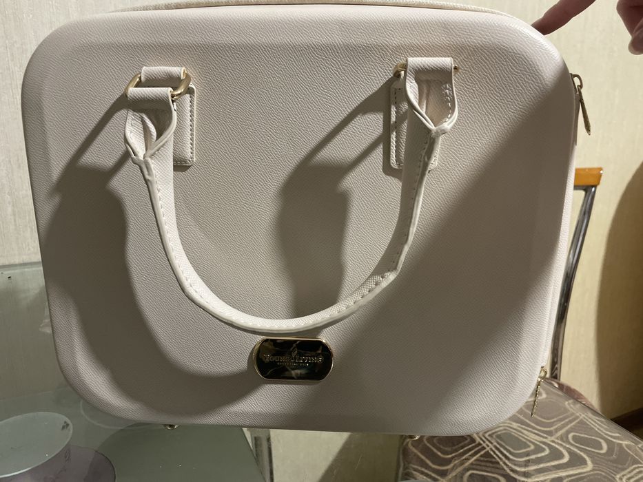 Кейс для зберігання і транспортування ефірних олій компаніі Янг Лівінг