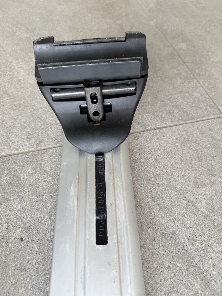 Bagaznik dachowy bazowy Thule Passat B8 variant