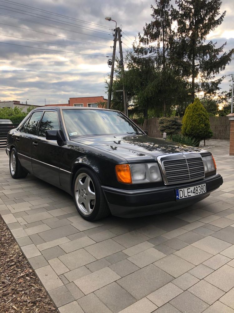 Mercedes Benz W124