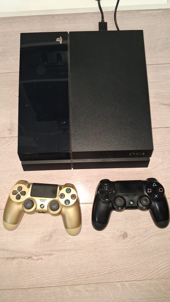Konsola Playstation 4 dysk ssd 1 TB + gry