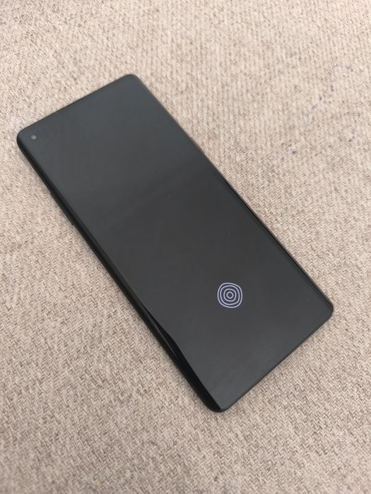 OnePlus 8 semi-novo em boa condição