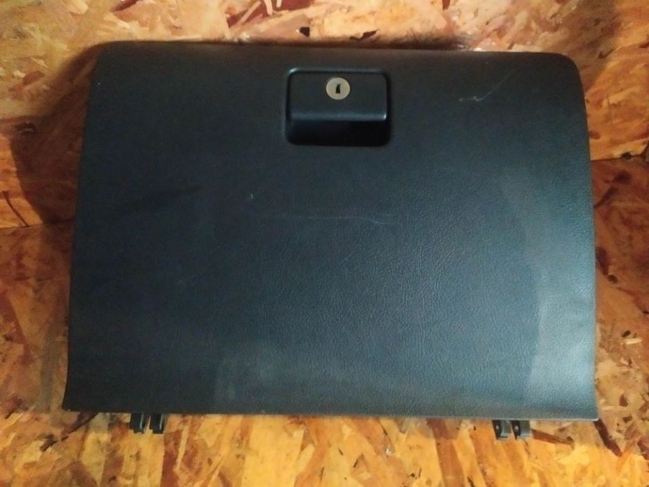 PORTA LUVAS TOYOTA COROLLA VERSO AR10 04-08