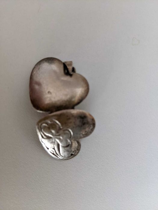 Sekretnik ze srebra wisior misterny dekor serce