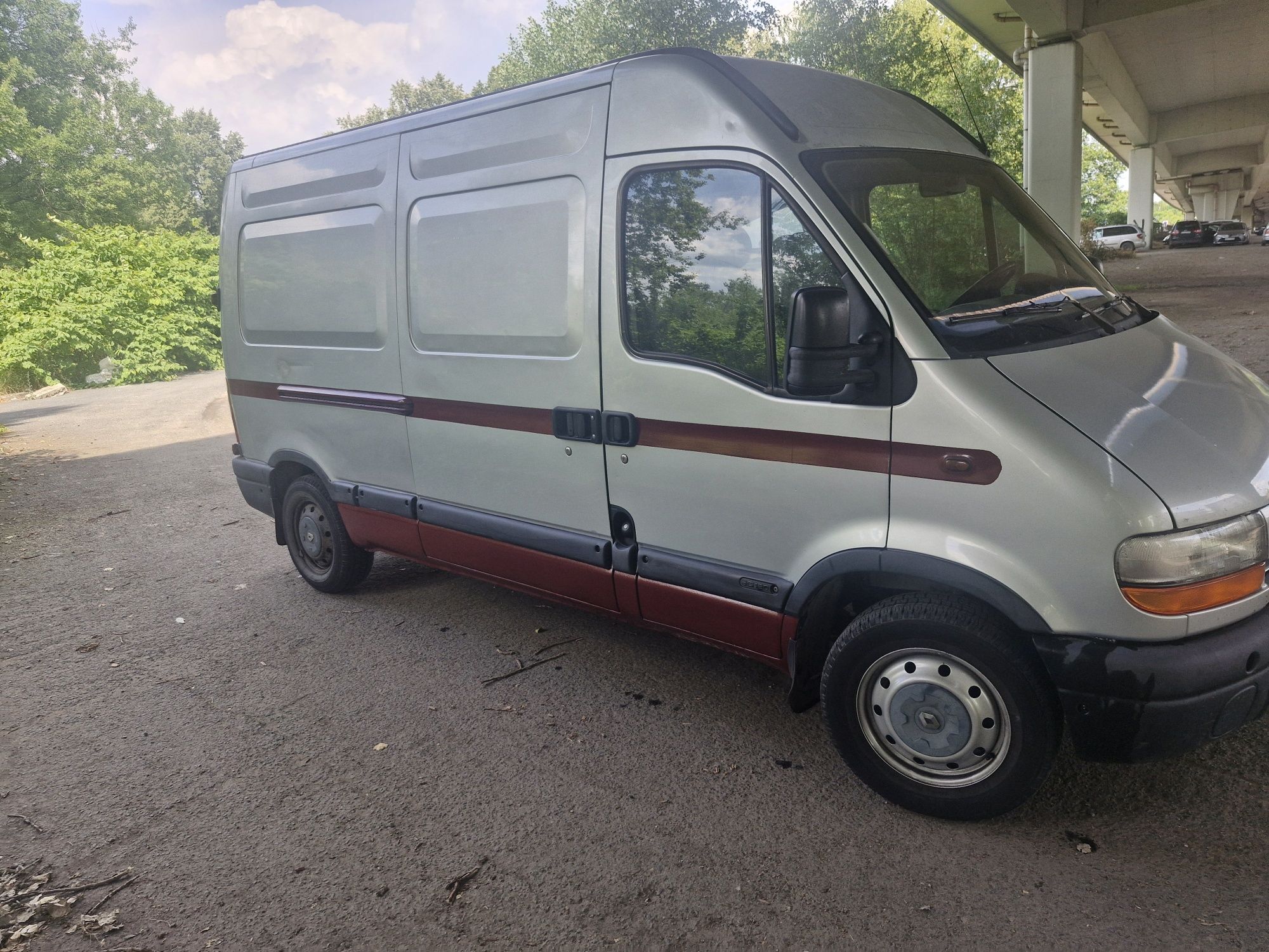 Renault Master II 2.5dci L2H2