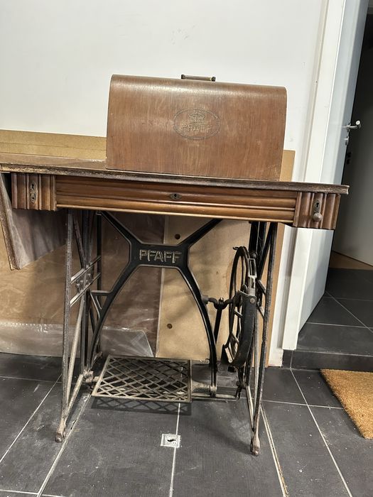 Máquina costura PFAFF