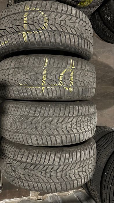 Opony zimowe Hankook 235/55R18 104 V
