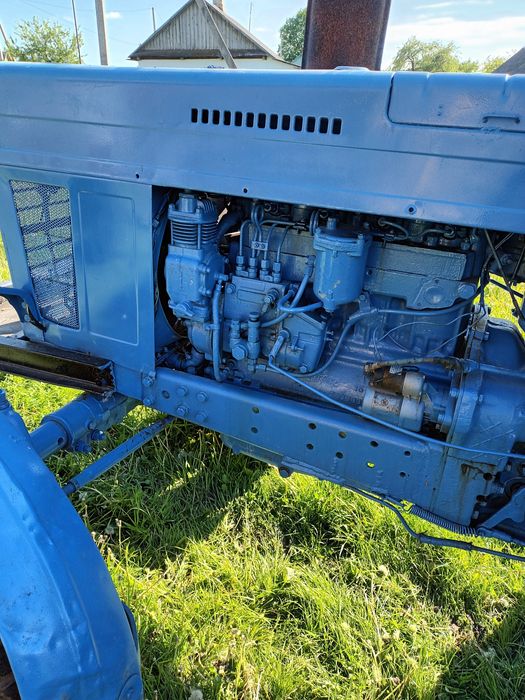 Трактор МТЗ-80.  .