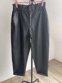 Spodnie z wysokim stanem ze skóry ekologicznej Zara r.XL