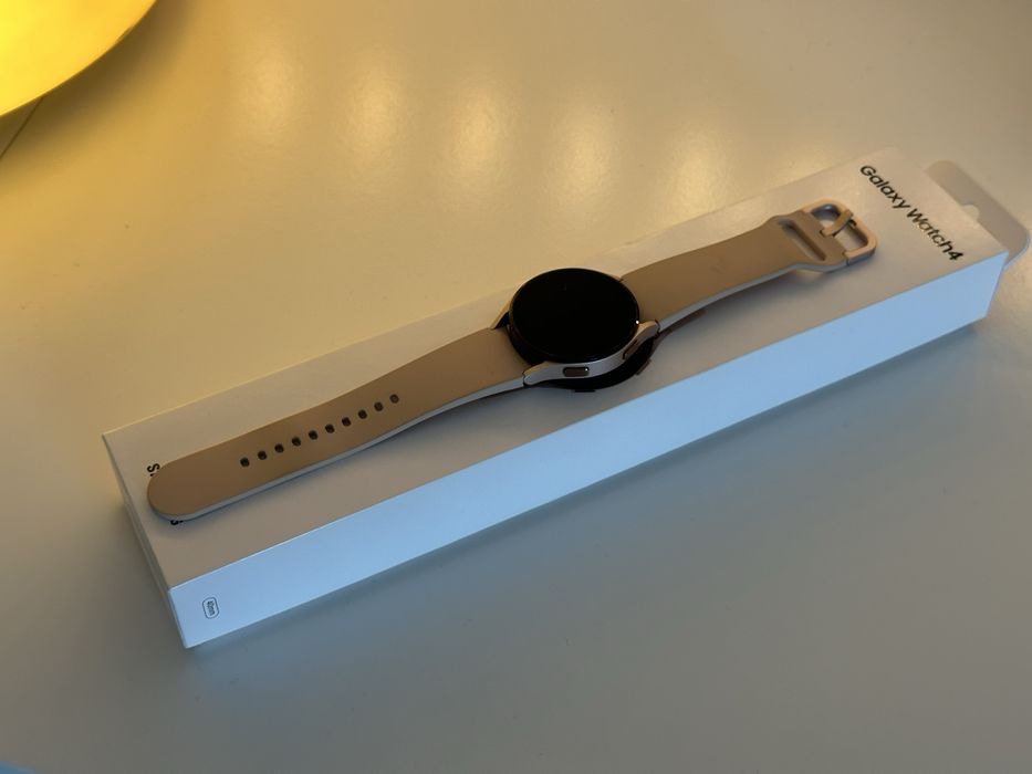 Samsung Galaxy Watch 4 40mm Różowy