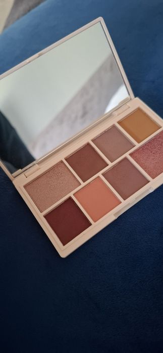 Paletka Revolution.  Użyta raz.