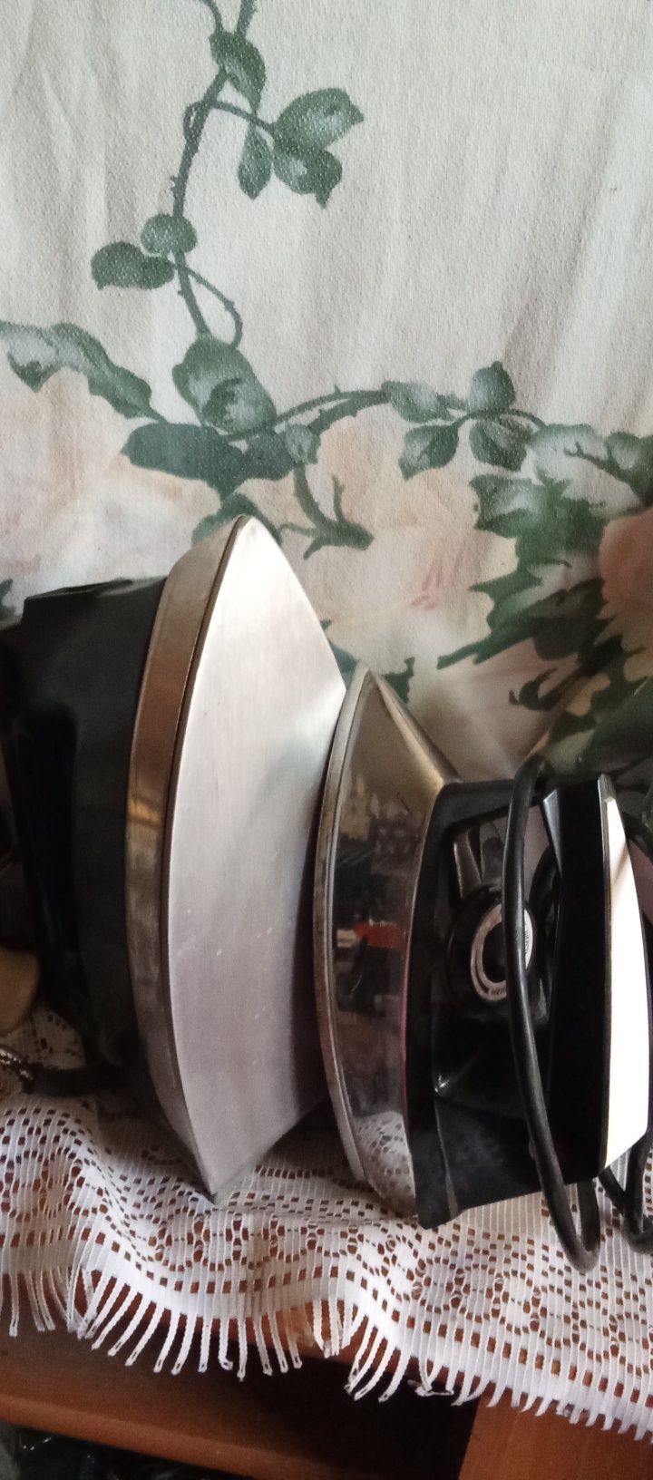 Утюги  Tefal , Philips и  3 ссср, рабочие.