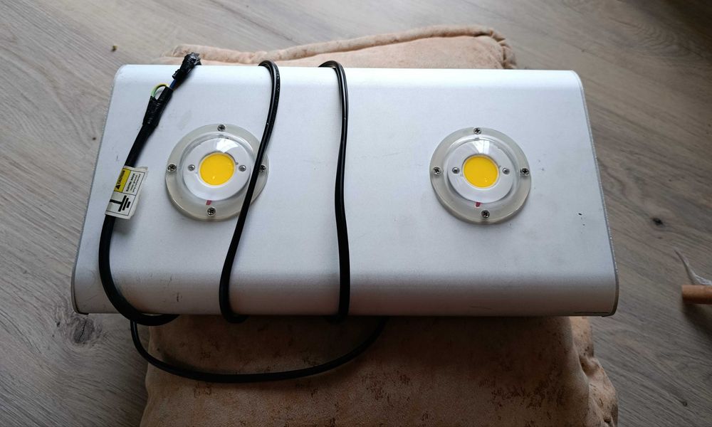Lampa LED, naświetlacz do uprawy, przemysłowy, radiator, 4000 K