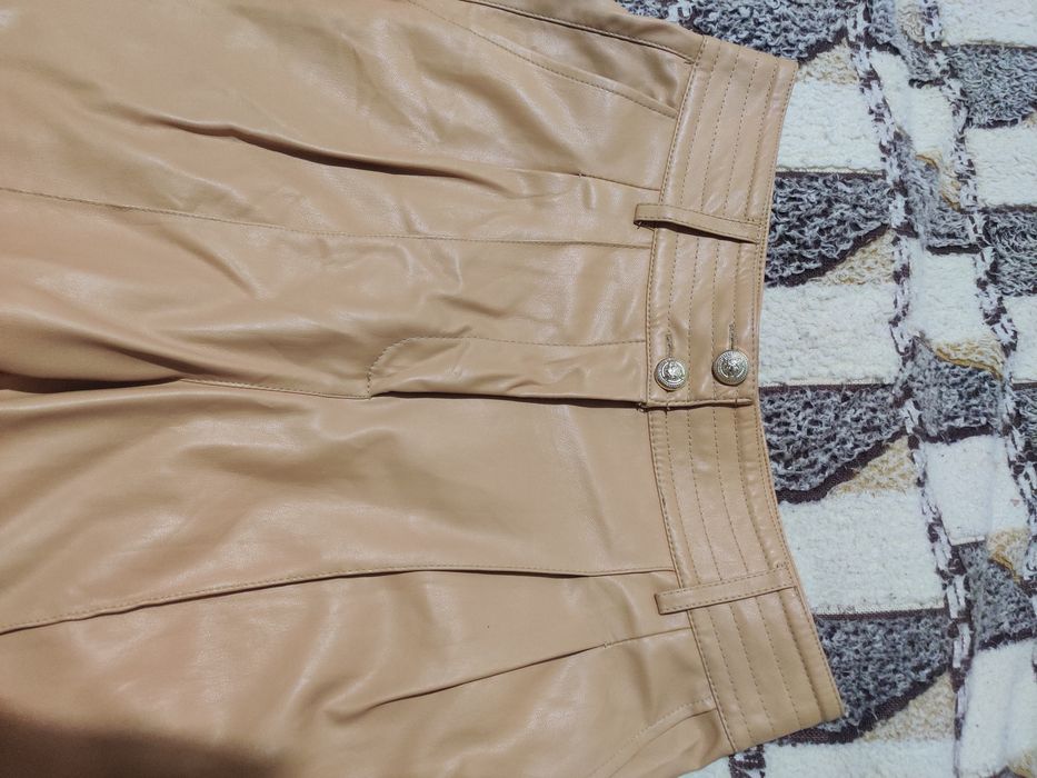 Трендові  шкіряні брюки на високій посадці