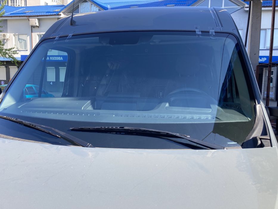 Продаж та заміна, ремонт тріщин лобового скла