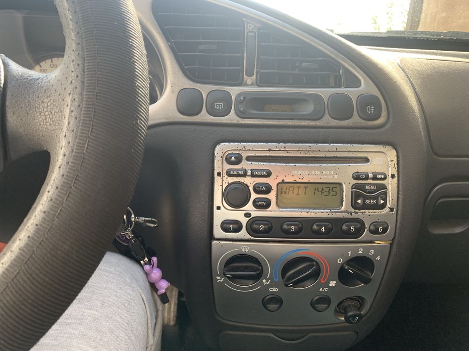 Ford Puma em boas condições.