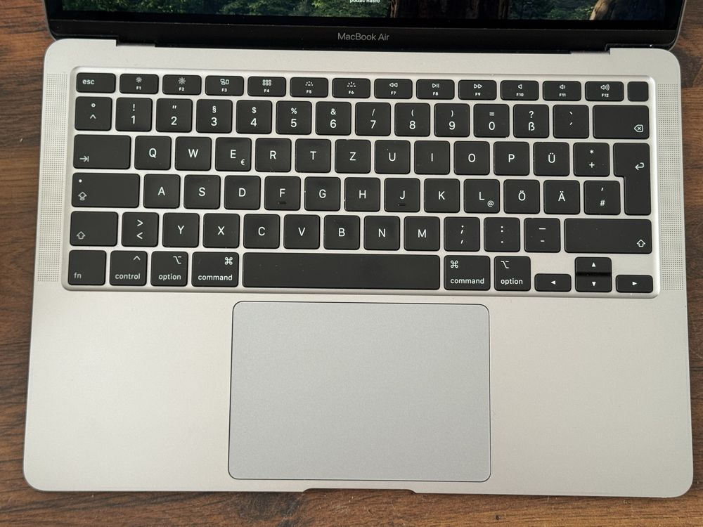 Macbook Air 2020r procesor i5,  8/512GB, bateria tylko 192 cykle