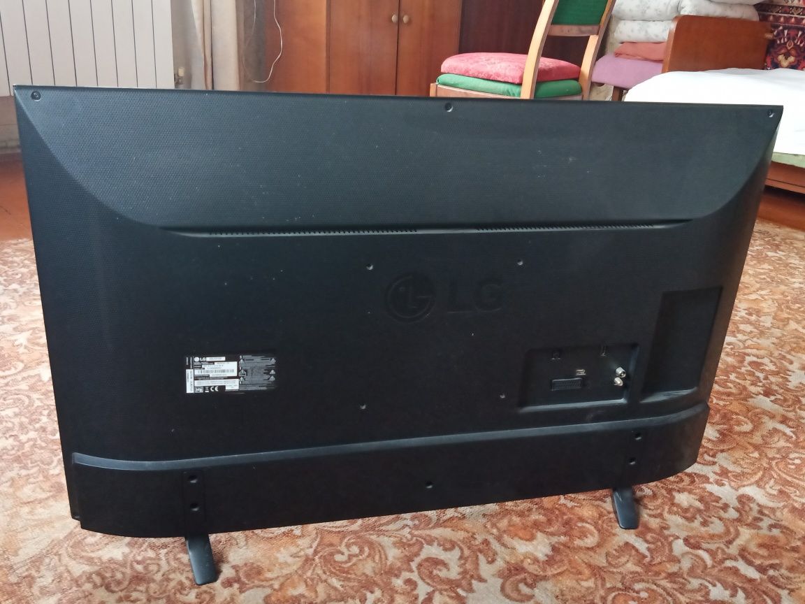 Продається телевізор LG 43"